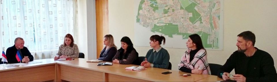 Наталья Бегуненко: Сегодня, 17 октября, заместитель руководителя Управы Петровского внутригородского района Администрации городского округа Донецк Сергей Васильевич Чуб провел заседание административной комиссии Управы... Наталья Бегуненко: Сегодня, 17 октября, заместитель руководителя Управы Петровского внутригородского района Администрации городского округа Донецк Сергей Васильевич Чуб провел заседание административной комиссии Управы...