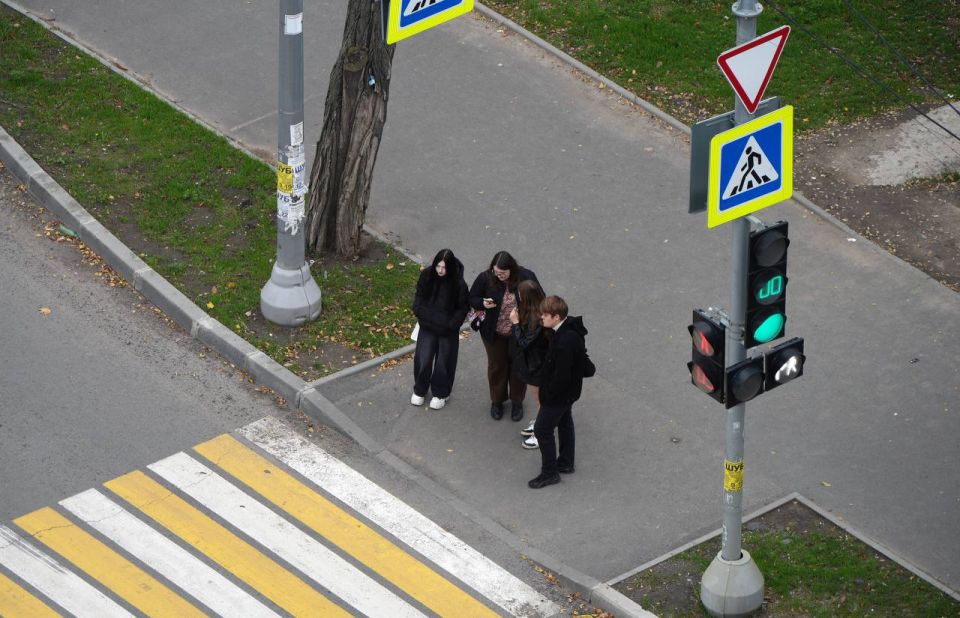Что происходит в Мариуполе в полдень? На проспектах Ленина и Металлургов оживленное движение транспорта Что происходит в Мариуполе в полдень? На проспектах Ленина и Металлургов оживленное движение транспорта