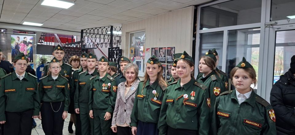 В Ждановке прошло открытие выставки «Они снимали войну» в честь 80-летия Победы в Великой Отечественной войне В Ждановке прошло открытие выставки «Они снимали войну» в честь 80-летия Победы в Великой Отечественной войне