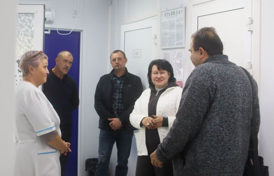 Первый в районе.. Члены Комиссии по здравоохранению, охране материнства и детства Общественной палаты ДНР посетили модульный фельдшерско-акушерский пункт в селе Староласпа Тельмановского района. Это первый подобный ФАП в... Первый в районе.. Члены Комиссии по здравоохранению, охране материнства и детства Общественной палаты ДНР посетили модульный фельдшерско-акушерский пункт в селе Староласпа Тельмановского района. Это первый подобный ФАП в...