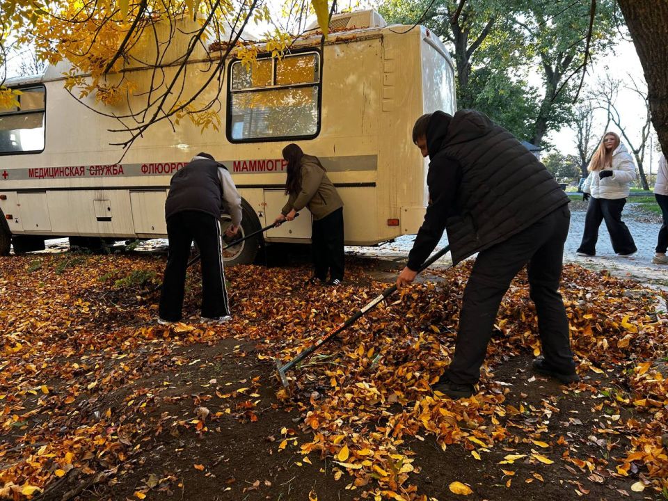 В рамках проекта «Чистая страна», молодежь Мангушского муниципального округа, представители ОО «Народная Дружина», совместно с заведующим сектором молодежной политики Администрации Русланом Пономаренко, активистом... В рамках проекта «Чистая страна», молодежь Мангушского муниципального округа, представители ОО «Народная Дружина», совместно с заведующим сектором молодежной политики Администрации Русланом Пономаренко, активистом...