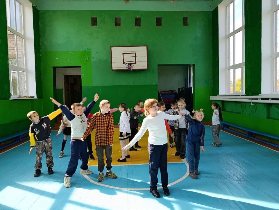 С октября в Донецкой Народной Республике стартовала акция «Учиться в Донбассе», инициированная Главой ДНР Денисом Пушилиным С октября в Донецкой Народной Республике стартовала акция «Учиться в Донбассе», инициированная Главой ДНР Денисом Пушилиным