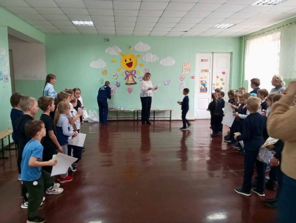 В преддверии Дня отца Молодежный Парламент провел конкурс рисунков «Мой папа — самый лучший» для учащихся Школы № 58 В преддверии Дня отца Молодежный Парламент провел конкурс рисунков «Мой папа — самый лучший» для учащихся Школы № 58