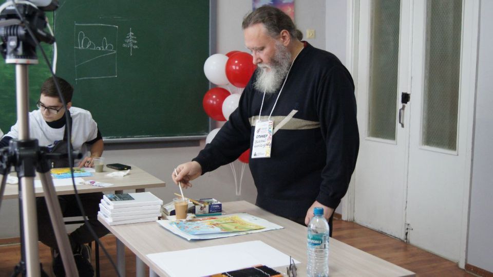 В Горловке прошел мастер-класс по живописи «Золотая осень» В Горловке прошел мастер-класс по живописи «Золотая осень»