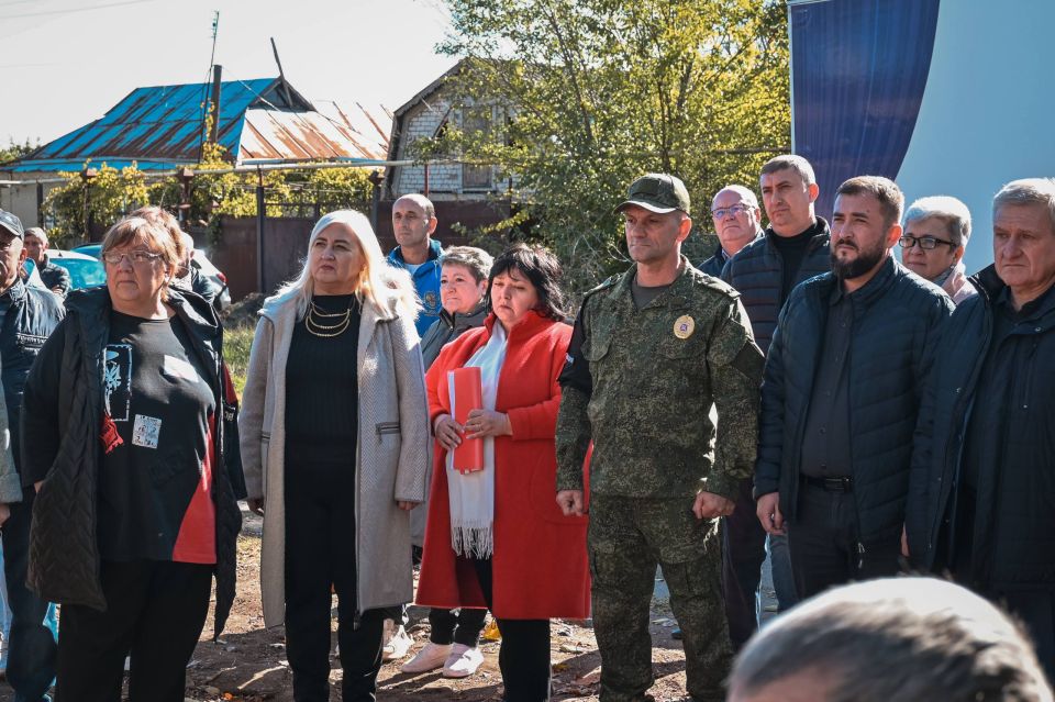 В Старобешево установили Звезду Героя Сергею Хонахбееву В Старобешево установили Звезду Героя Сергею Хонахбееву