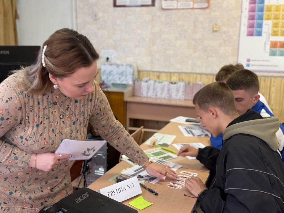 Педагог из Амвросиевки участвует в проекте «Учителя Донбасса — гордимся вами» Педагог из Амвросиевки участвует в проекте «Учителя Донбасса — гордимся вами»