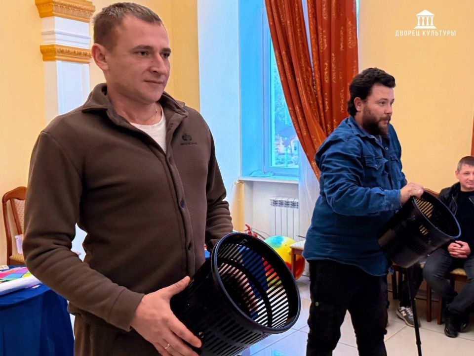В Харцызском городском Дворце культуры, 17 октября, в атмосфере тепла и семейного единения, творческие сотрудники ХГДК совместно с Отделением филиала Фонда «Защитники Отечества» по г. Харцызск провели конкурсную программу... В Харцызском городском Дворце культуры, 17 октября, в атмосфере тепла и семейного единения, творческие сотрудники ХГДК совместно с Отделением филиала Фонда «Защитники Отечества» по г. Харцызск провели конкурсную программу...