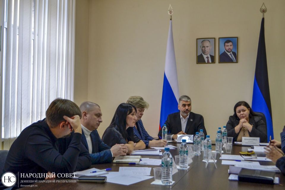 На расширенном заседании #Комитет_по_конституционному_законодательству_государственному_строительству_и_местному_самоуправлению депутаты обсудили вопрос профилактики недопущения несчастных случаев дорожно-транспортных... На расширенном заседании #Комитет_по_конституционному_законодательству_государственному_строительству_и_местному_самоуправлению депутаты обсудили вопрос профилактики недопущения несчастных случаев дорожно-транспортных...