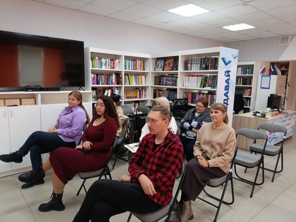 По Поручению Главы Донецкой Народной Республики Дениса Пушилина представители Министерства культуры и руководства республиканских учреждений культуры продолжают рабочие встречи с трудовыми коллективами По Поручению Главы Донецкой Народной Республики Дениса Пушилина представители Министерства культуры и руководства республиканских учреждений культуры продолжают рабочие встречи с трудовыми коллективами