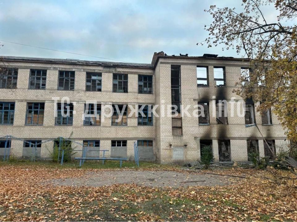 Последствия прилета по ПВД укронацистов в Дружковке Последствия прилета по ПВД укронацистов в Дружковке
