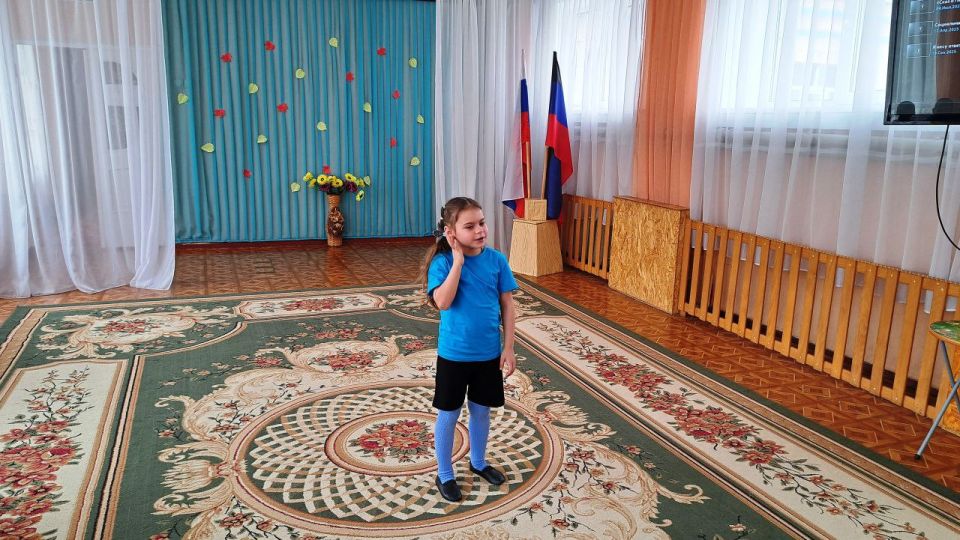 Сегодня библиотекари центральной детской библиотеки совместно с ГКДОУ «Детский сад №5» провели громкие чтения рассказов о папе «Это все о нем, о папе моем», приуроченное ко Дню отца Сегодня библиотекари центральной детской библиотеки совместно с ГКДОУ «Детский сад №5» провели громкие чтения рассказов о папе «Это все о нем, о папе моем», приуроченное ко Дню отца