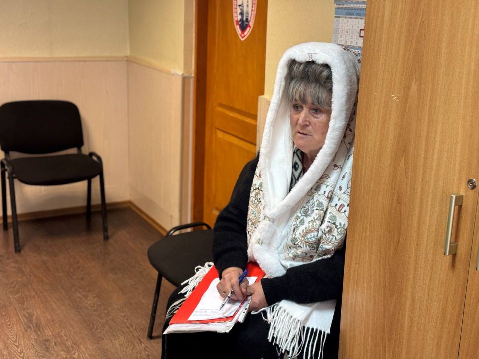 Приём граждан в Общественной приёмной партии "Единая Россия" города Снежное Приём граждан в Общественной приёмной партии "Единая Россия" города Снежное