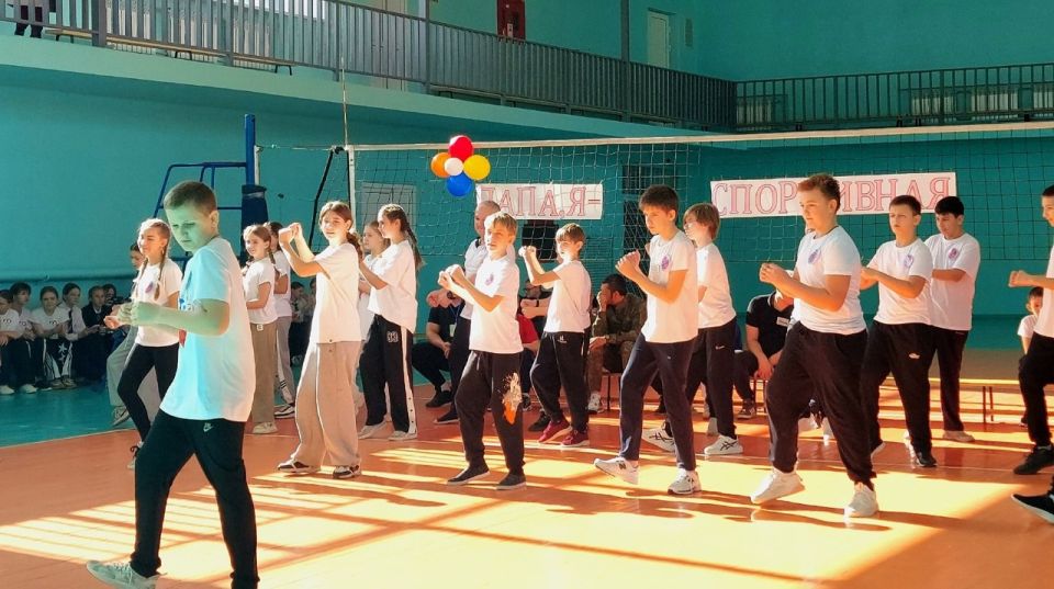 В рамках проекта "Детский спорт" и в преддверии Дня Отца в ГБОУ «СШ № 22 Г.О. МАКЕЕВКА» был проведён спортивный праздник «Папа, я - спортивная семья» В рамках проекта "Детский спорт" и в преддверии Дня Отца в ГБОУ «СШ № 22 Г.О. МАКЕЕВКА» был проведён спортивный праздник «Папа, я - спортивная семья»