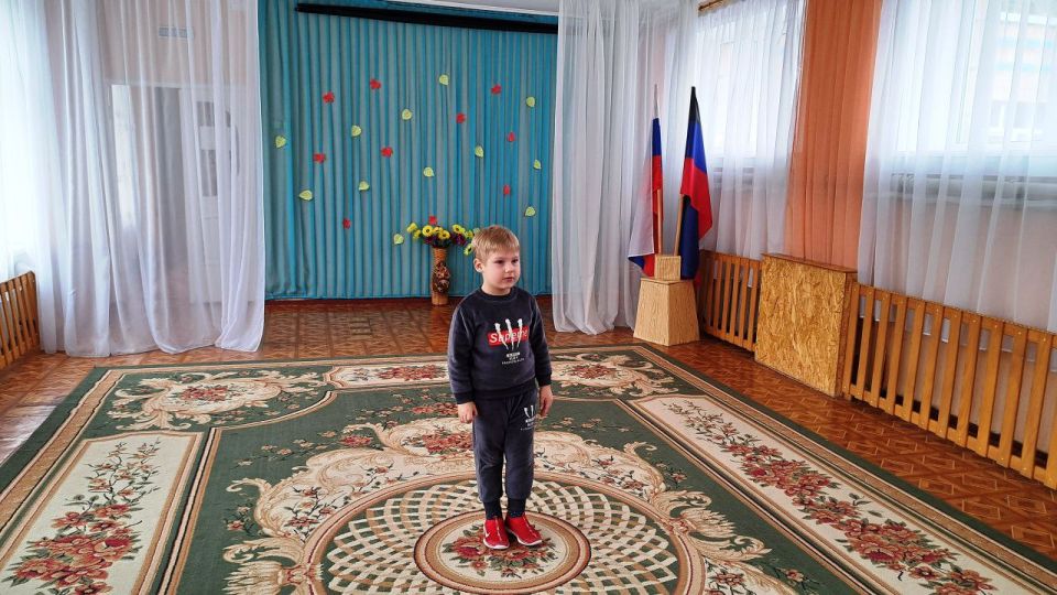 Сегодня библиотекари центральной детской библиотеки совместно с ГКДОУ «Детский сад №5» провели громкие чтения рассказов о папе «Это все о нем, о папе моем», приуроченное ко Дню отца Сегодня библиотекари центральной детской библиотеки совместно с ГКДОУ «Детский сад №5» провели громкие чтения рассказов о папе «Это все о нем, о папе моем», приуроченное ко Дню отца