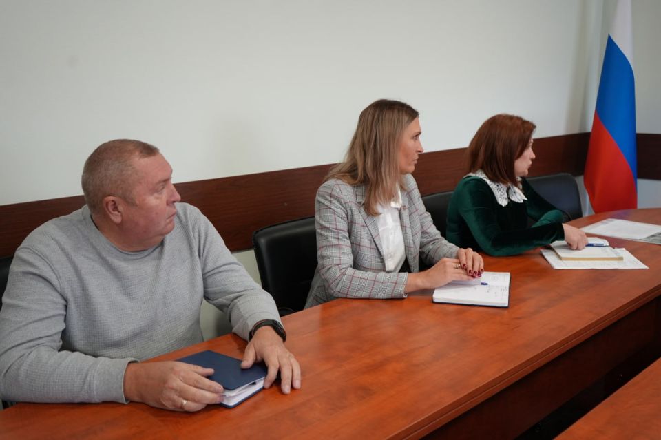 Михаил Желтяков: Провел встречу с директорами наших республиканских музеев: Донецкого краеведческого, Художественного и музейного комплекса «Саур-Могила» Михаил Желтяков: Провел встречу с директорами наших республиканских музеев: Донецкого краеведческого, Художественного и музейного комплекса «Саур-Могила»