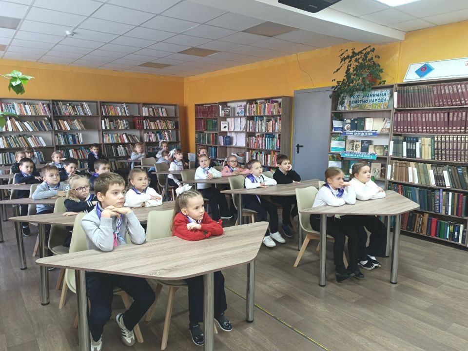 Первоклассники посетили городскую библиотеку Первоклассники посетили городскую библиотеку
