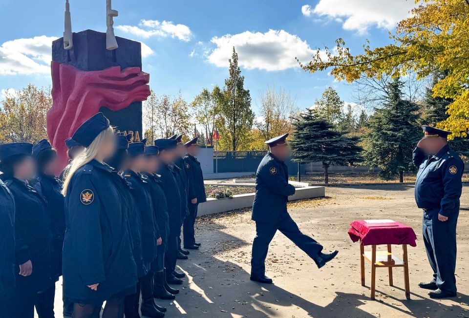 Молодые сотрудники ЛИУ-9 приняли Присягу Молодые сотрудники ЛИУ-9 приняли Присягу