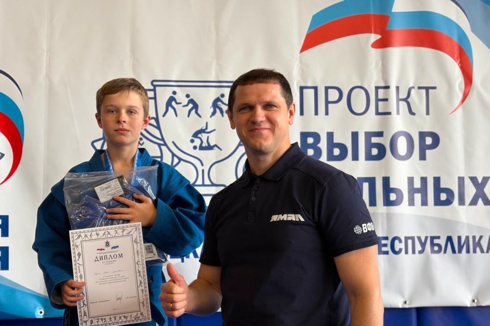 С рабочей поездкой побывал в Волновахе, где уже три года Ямал оказывает шефскую помощь С рабочей поездкой побывал в Волновахе, где уже три года Ямал оказывает шефскую помощь