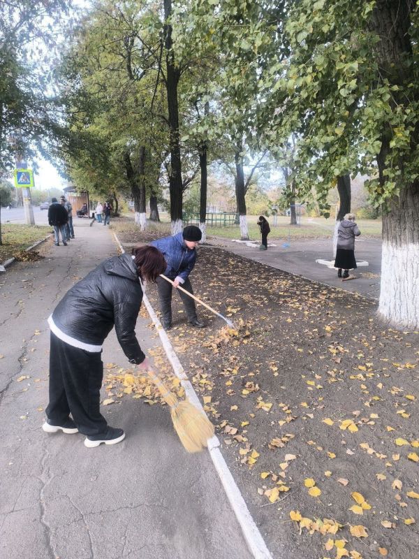 К субботнику присоединились предприятия и учреждения Кировского внутригородского района города Донецк! К субботнику присоединились предприятия и учреждения Кировского внутригородского района города Донецк!