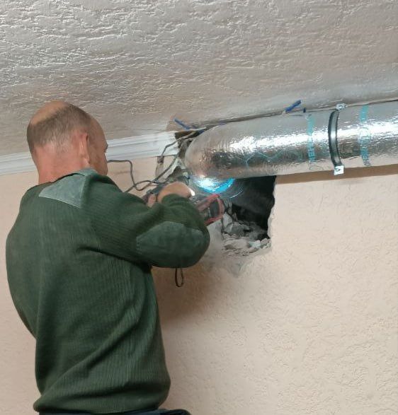 Министр культуры Михаил Желтяков рассказал о ходе ремонта Донецкого республиканского академического театра кукол Министр культуры Михаил Желтяков рассказал о ходе ремонта Донецкого республиканского академического театра кукол