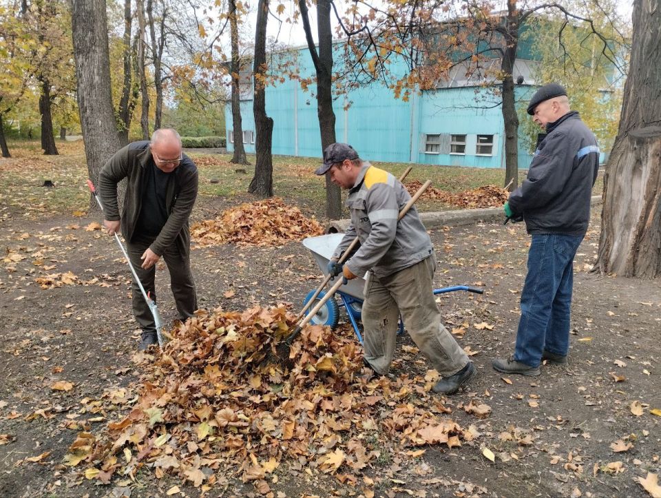 К субботнику присоединились предприятия и учреждения Кировского внутригородского района города Донецк! К субботнику присоединились предприятия и учреждения Кировского внутригородского района города Донецк!