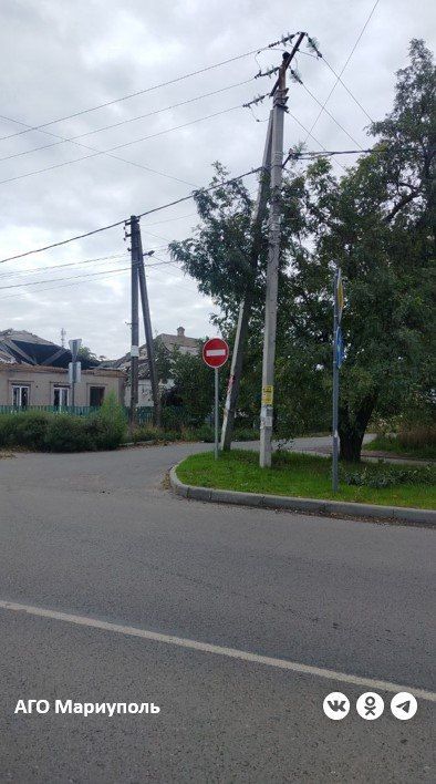 Специалисты улучшили видимость дорожных знаков в Приморском районе Мариуполя Специалисты улучшили видимость дорожных знаков в Приморском районе Мариуполя