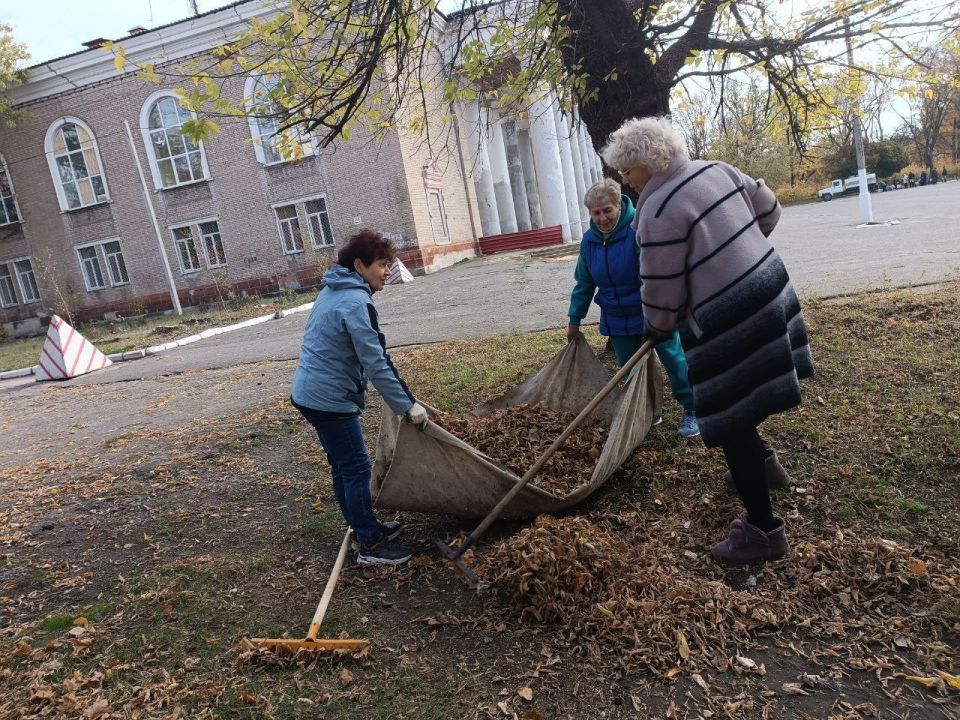 К субботнику присоединились предприятия и учреждения Кировского внутригородского района города Донецк! К субботнику присоединились предприятия и учреждения Кировского внутригородского района города Донецк!