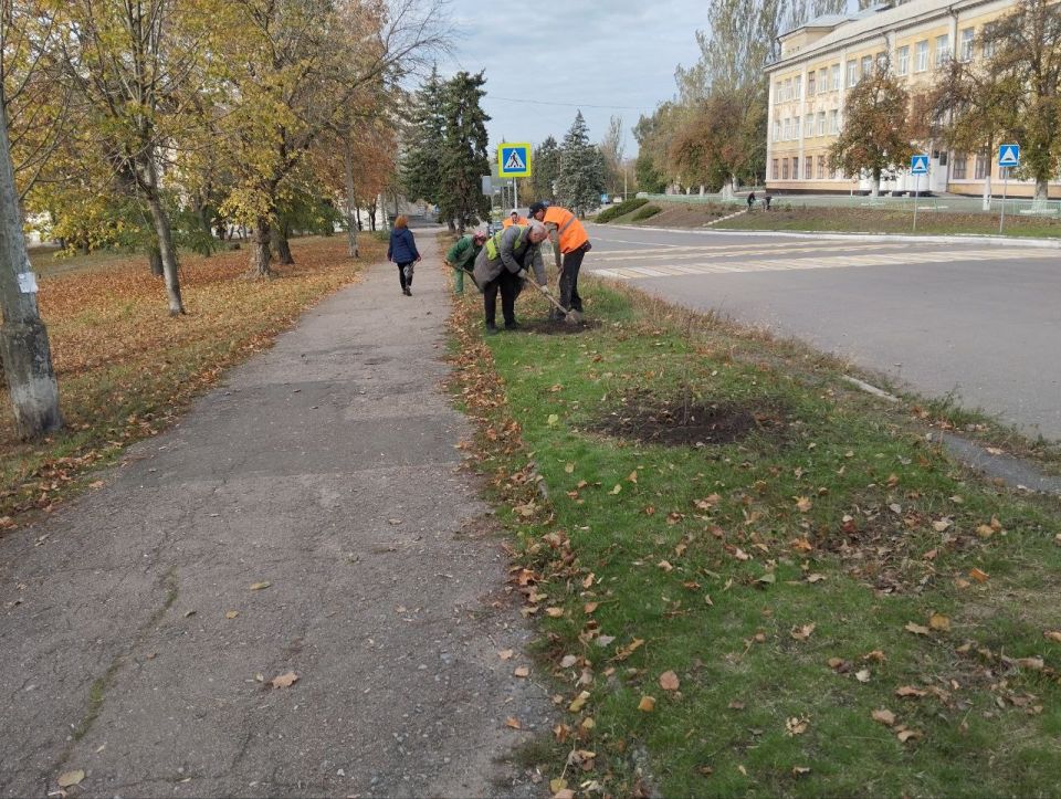 К субботнику присоединились предприятия и учреждения Кировского внутригородского района города Донецк! К субботнику присоединились предприятия и учреждения Кировского внутригородского района города Донецк!