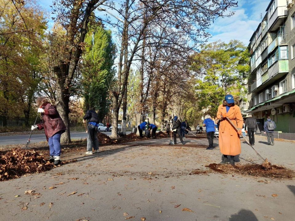 Солнечный субботник в Харцызске Солнечный субботник в Харцызске