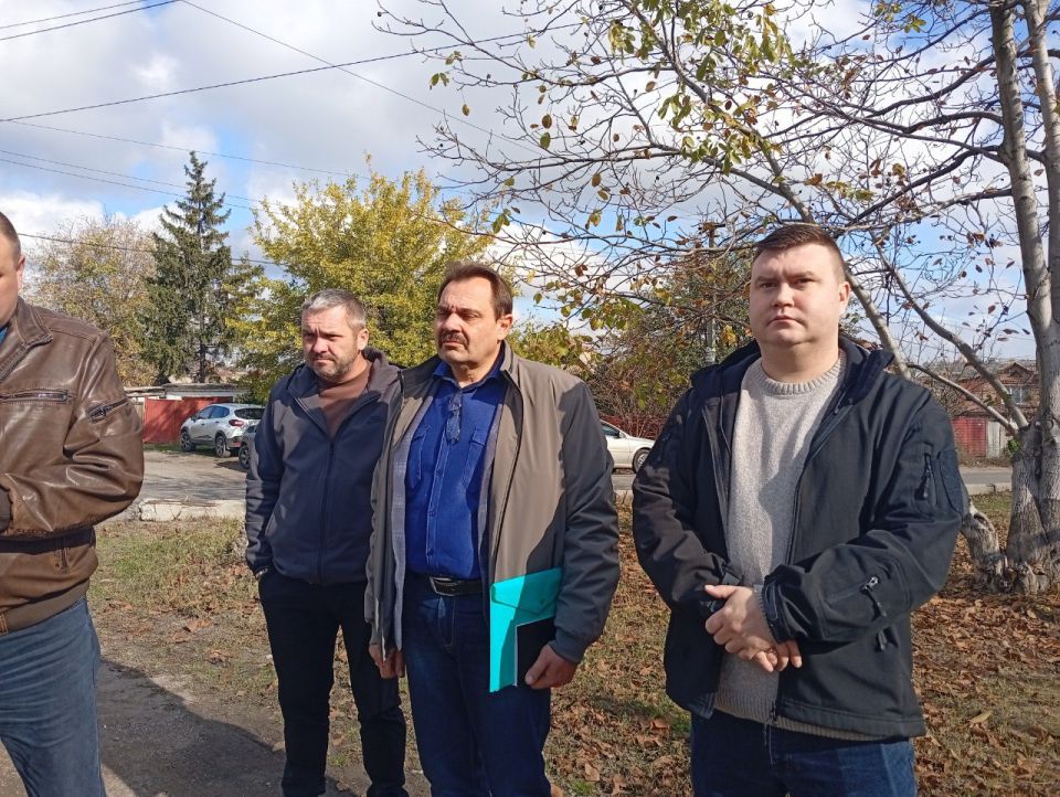 Председатель #Комитет_по_информационной_политике_и_информационным_технологиям Александр Черников провел сход граждан в Кировском районе Донецка Председатель #Комитет_по_информационной_политике_и_информационным_технологиям Александр Черников провел сход граждан в Кировском районе Донецка