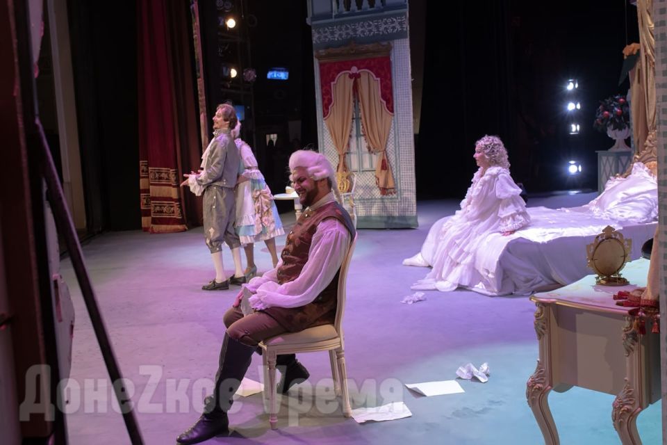 Юмор и легкость, которые заставят задуматься: в Донбасс Опере прошла премьера «Свадьбы Фигаро» Моцарта Юмор и легкость, которые заставят задуматься: в Донбасс Опере прошла премьера «Свадьбы Фигаро» Моцарта