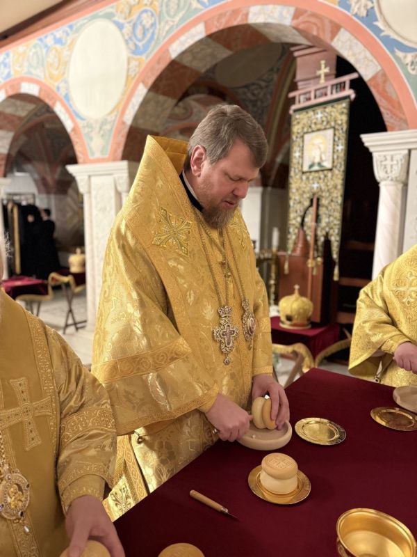 Митрополит Владимир сослужил Святейшему Патриарху Кириллу в день Великого освящения главного воинского храма ЮВО в Ростове-на-Дону Митрополит Владимир сослужил Святейшему Патриарху Кириллу в день Великого освящения главного воинского храма ЮВО в Ростове-на-Дону