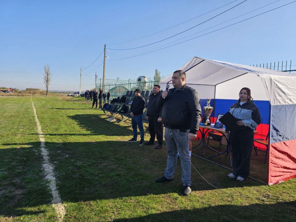 Вчера, 18 октября, в селе Урзуф прошел традиционный Кубок по футболу памяти Виктора Федоровича Сагарица Вчера, 18 октября, в селе Урзуф прошел традиционный Кубок по футболу памяти Виктора Федоровича Сагарица
