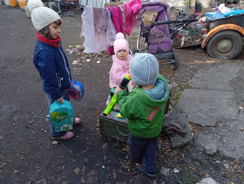 Поддержка и забота: визит к семье с детьми в сложных условиях Поддержка и забота: визит к семье с детьми в сложных условиях