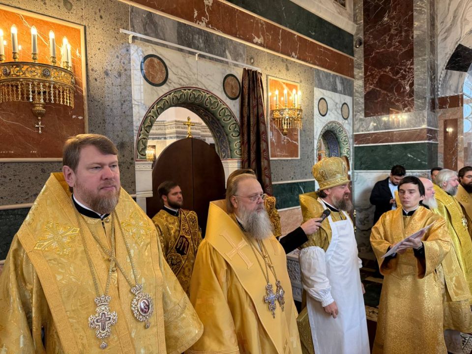 Митрополит Владимир сослужил Святейшему Патриарху Кириллу в день Великого освящения главного воинского храма ЮВО в Ростове-на-Дону Митрополит Владимир сослужил Святейшему Патриарху Кириллу в день Великого освящения главного воинского храма ЮВО в Ростове-на-Дону