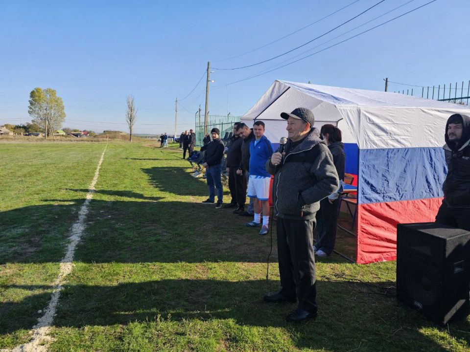 Вчера, 18 октября, в селе Урзуф прошел традиционный Кубок по футболу памяти Виктора Федоровича Сагарица Вчера, 18 октября, в селе Урзуф прошел традиционный Кубок по футболу памяти Виктора Федоровича Сагарица