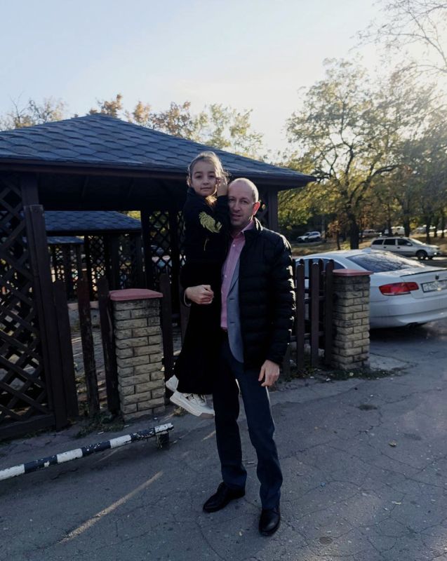 С ДНЁМ ОТЦА!. Поздравляем с Днём отца! Это поистине праздник для настоящих мужчин, ведь всегда быть достойным примером для своих детей — это и есть мужество С ДНЁМ ОТЦА!. Поздравляем с Днём отца! Это поистине праздник для настоящих мужчин, ведь всегда быть достойным примером для своих детей — это и есть мужество