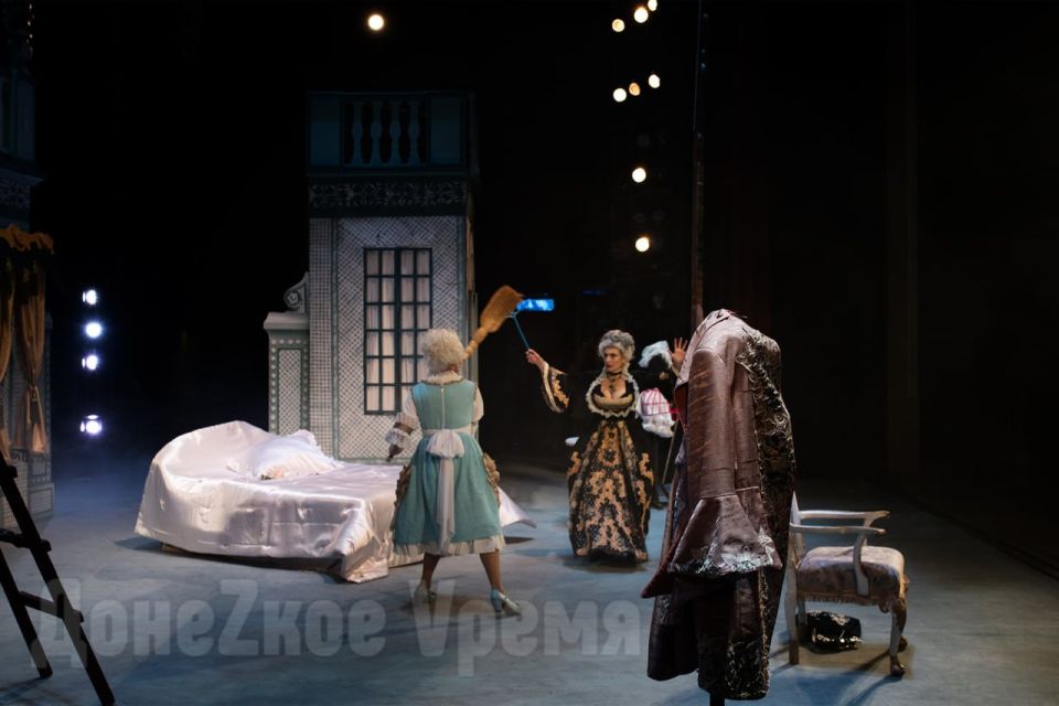 Юмор и легкость, которые заставят задуматься: в Донбасс Опере прошла премьера «Свадьбы Фигаро» Моцарта Юмор и легкость, которые заставят задуматься: в Донбасс Опере прошла премьера «Свадьбы Фигаро» Моцарта