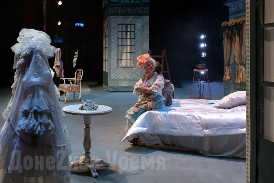 Юмор и легкость, которые заставят задуматься: в Донбасс Опере прошла премьера «Свадьбы Фигаро» Моцарта Юмор и легкость, которые заставят задуматься: в Донбасс Опере прошла премьера «Свадьбы Фигаро» Моцарта