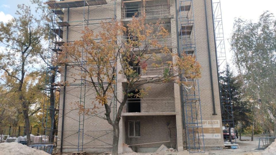 В общежитии поселка Донское готова новая кровля В общежитии поселка Донское готова новая кровля