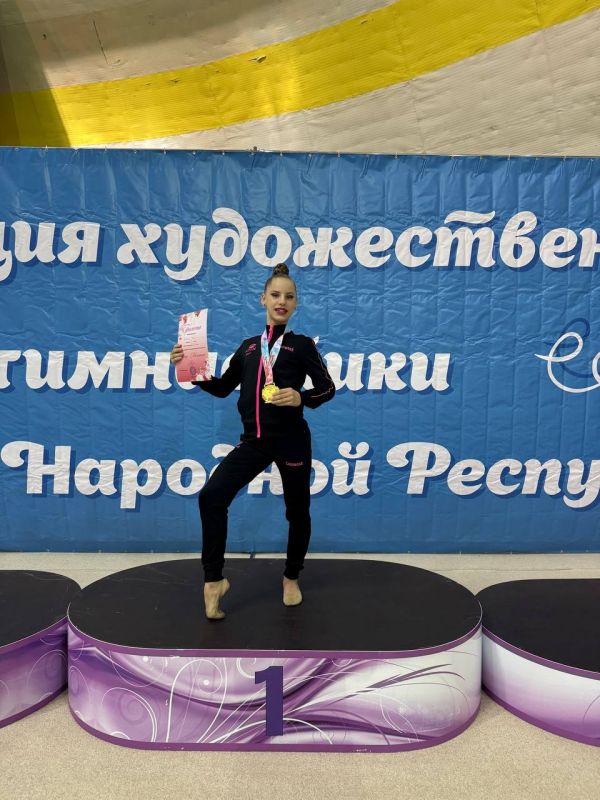 В течении трех дней в Донецке проходил Открытый турнир по художественной гимнастике "ГОРОД МИЛЛИОНА РОЗ" В течении трех дней в Донецке проходил Открытый турнир по художественной гимнастике "ГОРОД МИЛЛИОНА РОЗ"