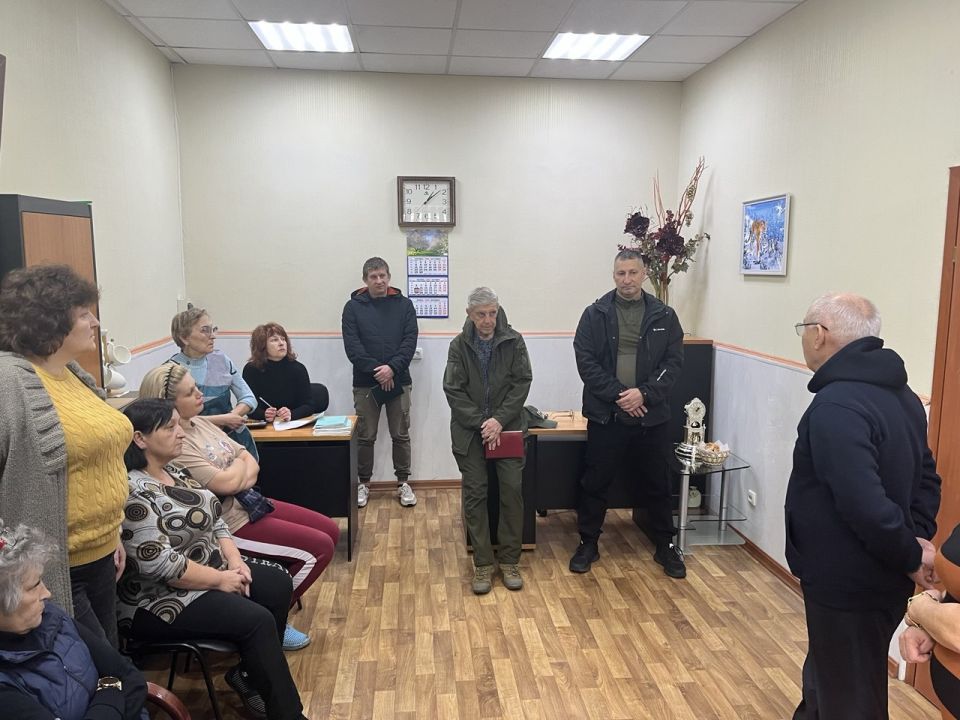 Сегодня, 20 октября, состоялась рабочая встреча, организованная заместителем руководителя Управы Пролетарского внутригородского района Администрации г.о. Донецк Зарифом Губиевым. В мероприятии приняли участие депутат... Сегодня, 20 октября, состоялась рабочая встреча, организованная заместителем руководителя Управы Пролетарского внутригородского района Администрации г.о. Донецк Зарифом Губиевым. В мероприятии приняли участие депутат...