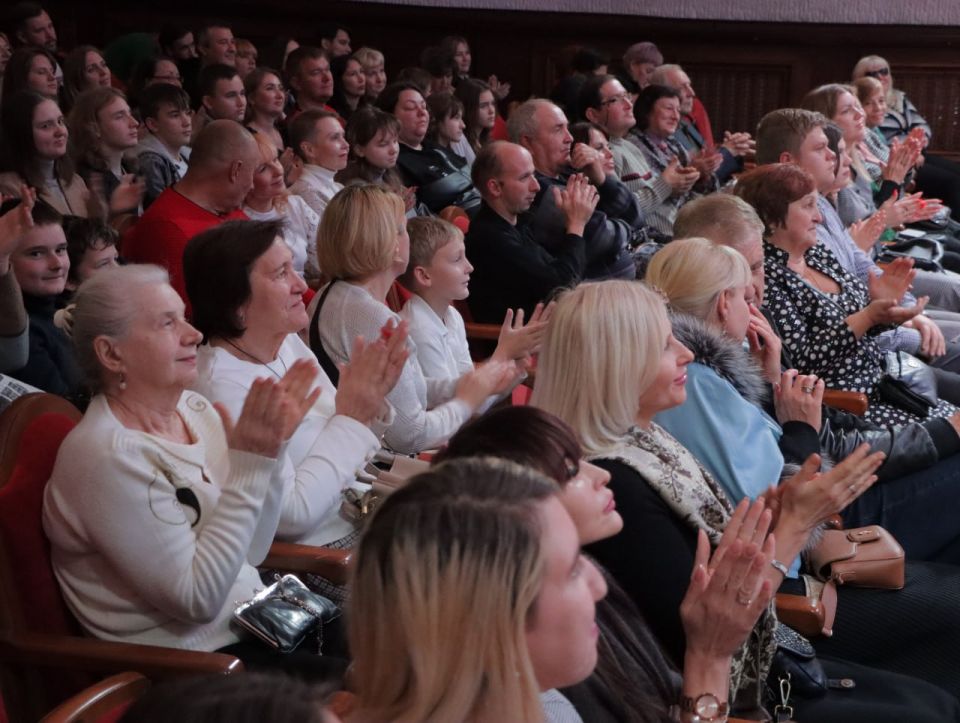 Открытие фестиваля гитарной музыки в Донецкой филармонии Открытие фестиваля гитарной музыки в Донецкой филармонии