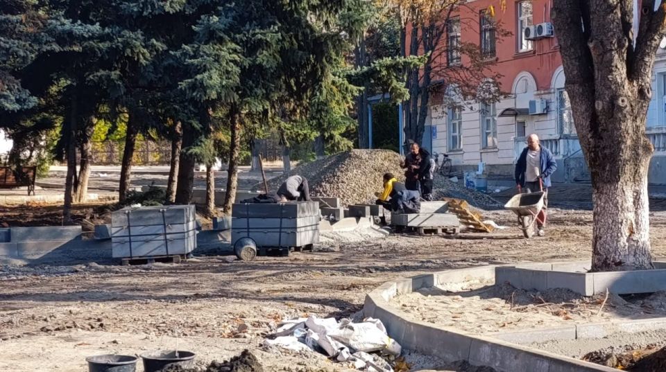 Николай Михайлов: Глава Старобешевского округа проверил ремонт улицы в Комсомольском при поддержке Забайкалья Николай Михайлов: Глава Старобешевского округа проверил ремонт улицы в Комсомольском при поддержке Забайкалья