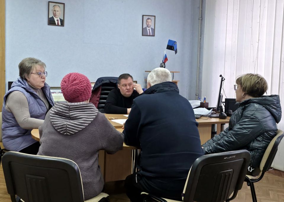 В понедельник, 20 октября, руководитель Управы Куйбышевского внутригородского района Иван Адамец провел плановый прием граждан В понедельник, 20 октября, руководитель Управы Куйбышевского внутригородского района Иван Адамец провел плановый прием граждан