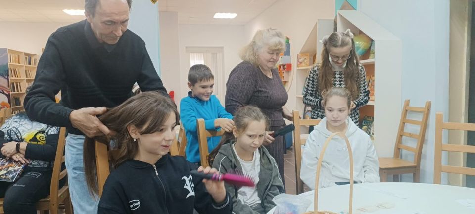 Мероприятие ко Дню отца. В библиотеке-филиале № 2 семейного чтения прошел семейный праздник «Папин день в библиотеке», посвященный Дню отца в России Мероприятие ко Дню отца. В библиотеке-филиале № 2 семейного чтения прошел семейный праздник «Папин день в библиотеке», посвященный Дню отца в России