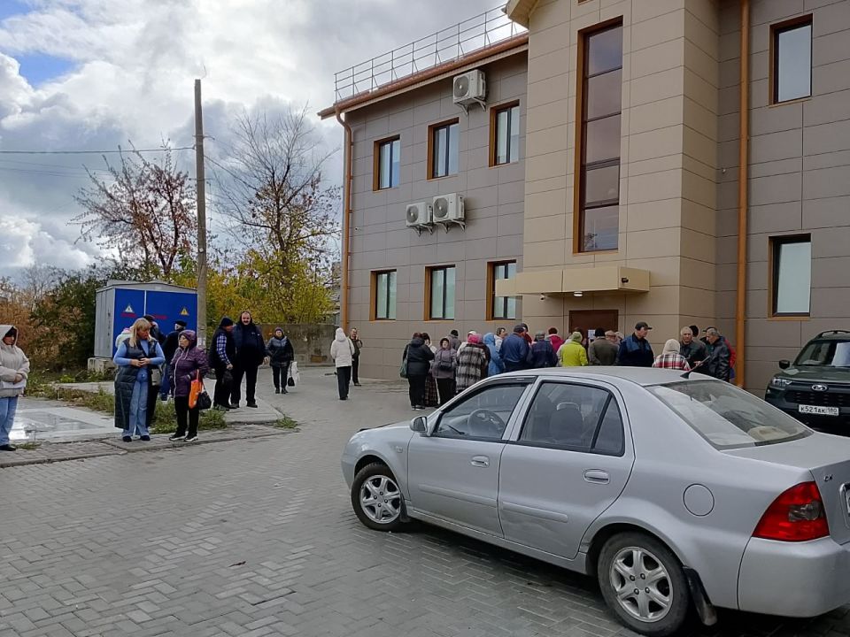 При содействии главы Волновахского муниципального округа Константина Зинченко организована работа мобильной группы ГУП ДНР «РОС» «Феникс» При содействии главы Волновахского муниципального округа Константина Зинченко организована работа мобильной группы ГУП ДНР «РОС» «Феникс»