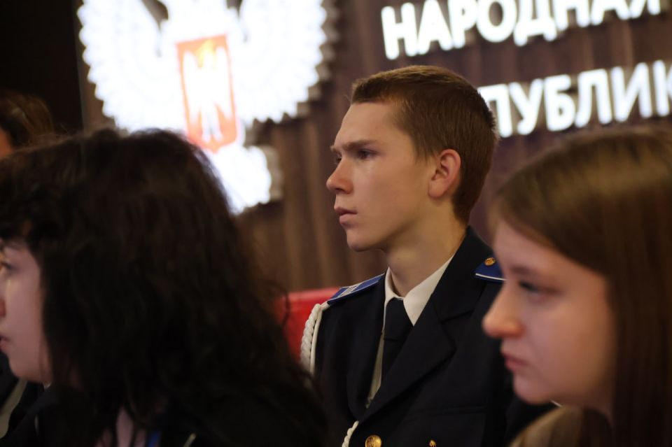 Олег Трофимов: Школьному волонтёрству – да! Олег Трофимов: Школьному волонтёрству – да!