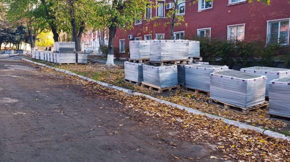 Николай Михайлов: Глава Старобешевского округа проверил ремонт улицы в Комсомольском при поддержке Забайкалья Николай Михайлов: Глава Старобешевского округа проверил ремонт улицы в Комсомольском при поддержке Забайкалья