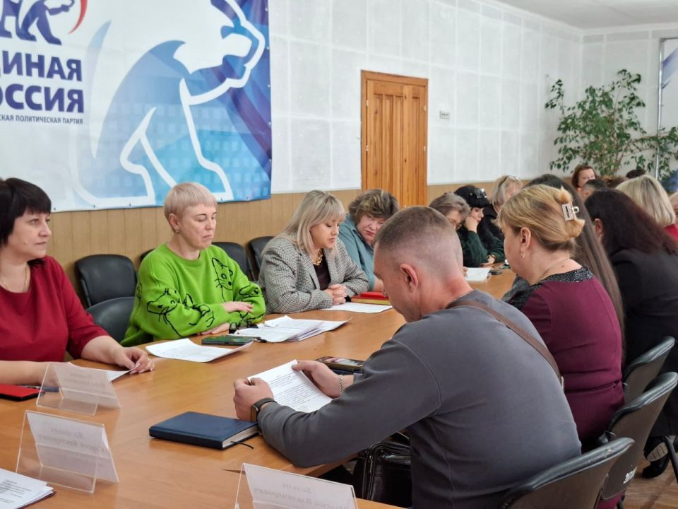 Сегодня, 20 октября 2025г., глава муниципального образования городского округа Дебальцево, Сергей Желновач, провел аппаратное совещание с начальниками управлений, отделов и секторов администрации Сегодня, 20 октября 2025г., глава муниципального образования городского округа Дебальцево, Сергей Желновач, провел аппаратное совещание с начальниками управлений, отделов и секторов администрации